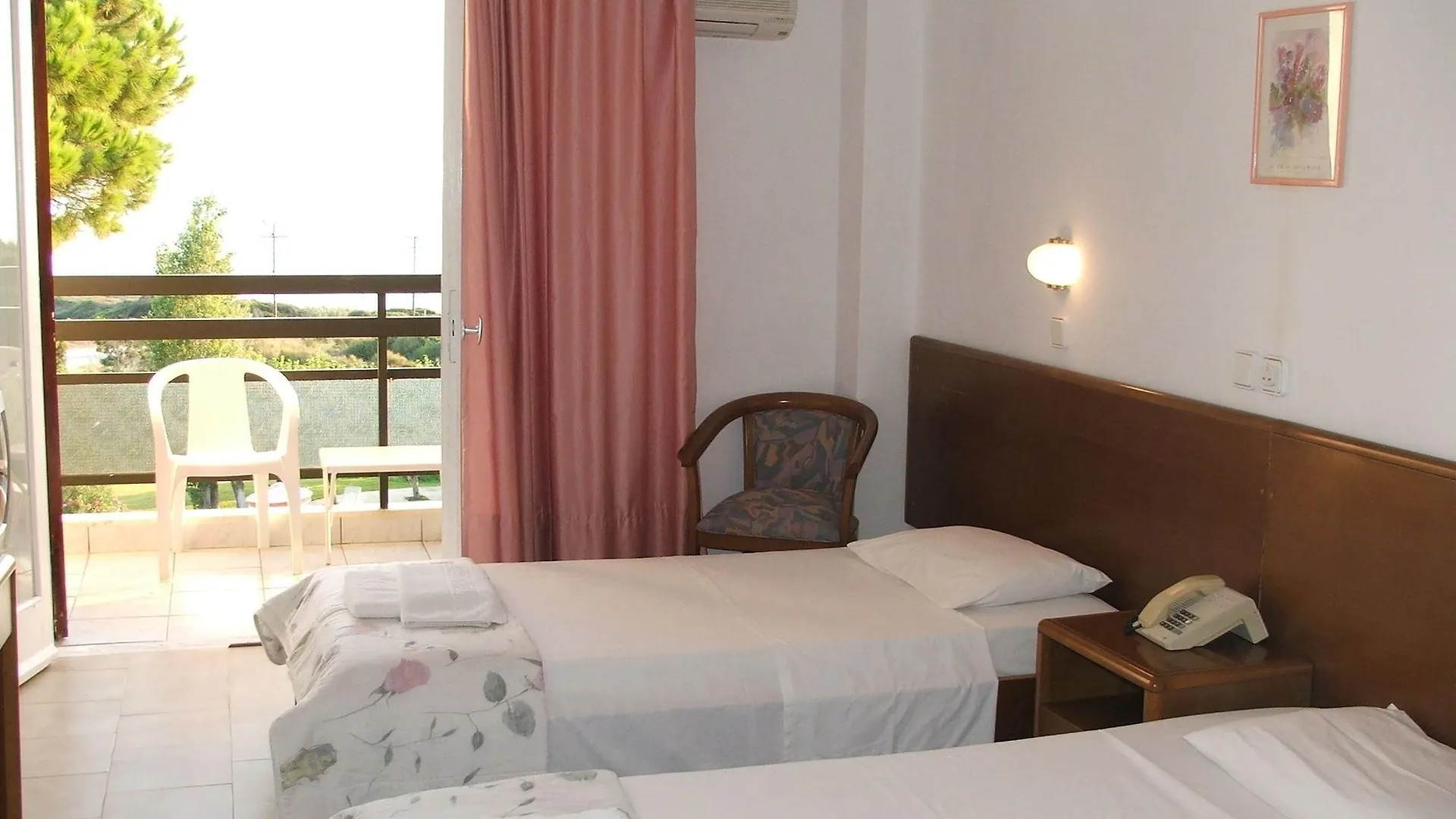 Irinna Hotel Svoronata 3*,
