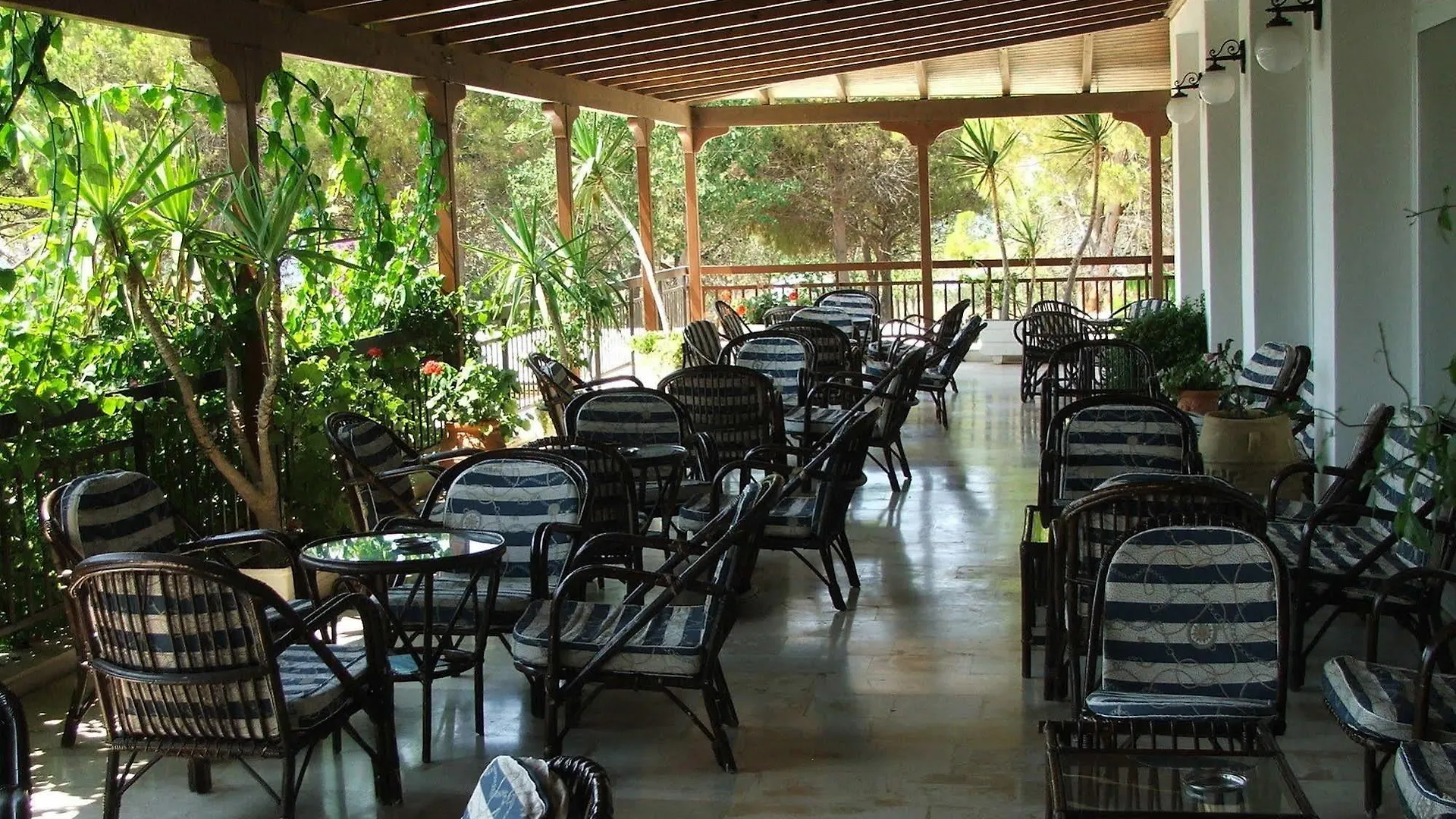 Irinna Hotel Svoronata